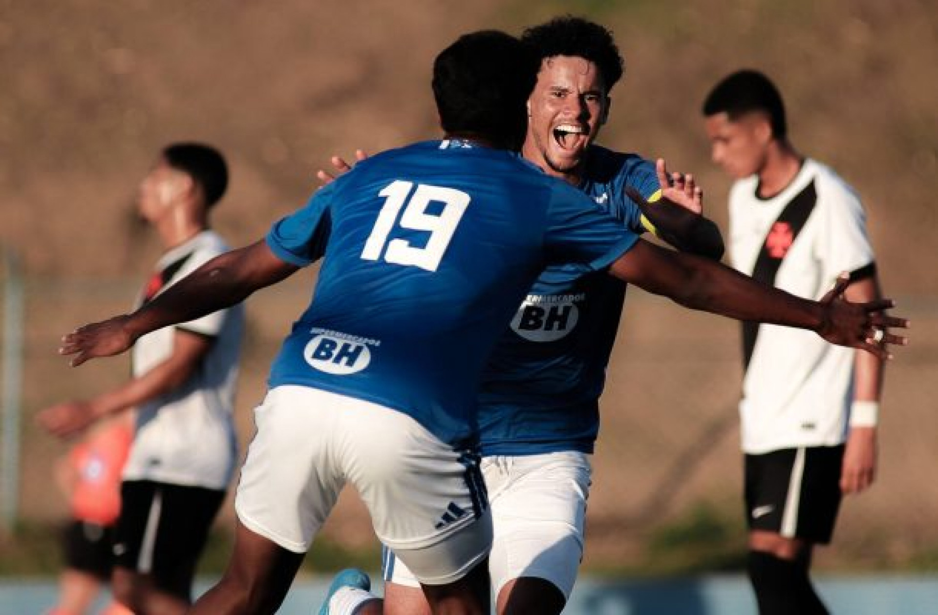 Cruzeiro vence o Vasco e abre vantagem nas quartas do Brasileir&atilde;o Sub-20