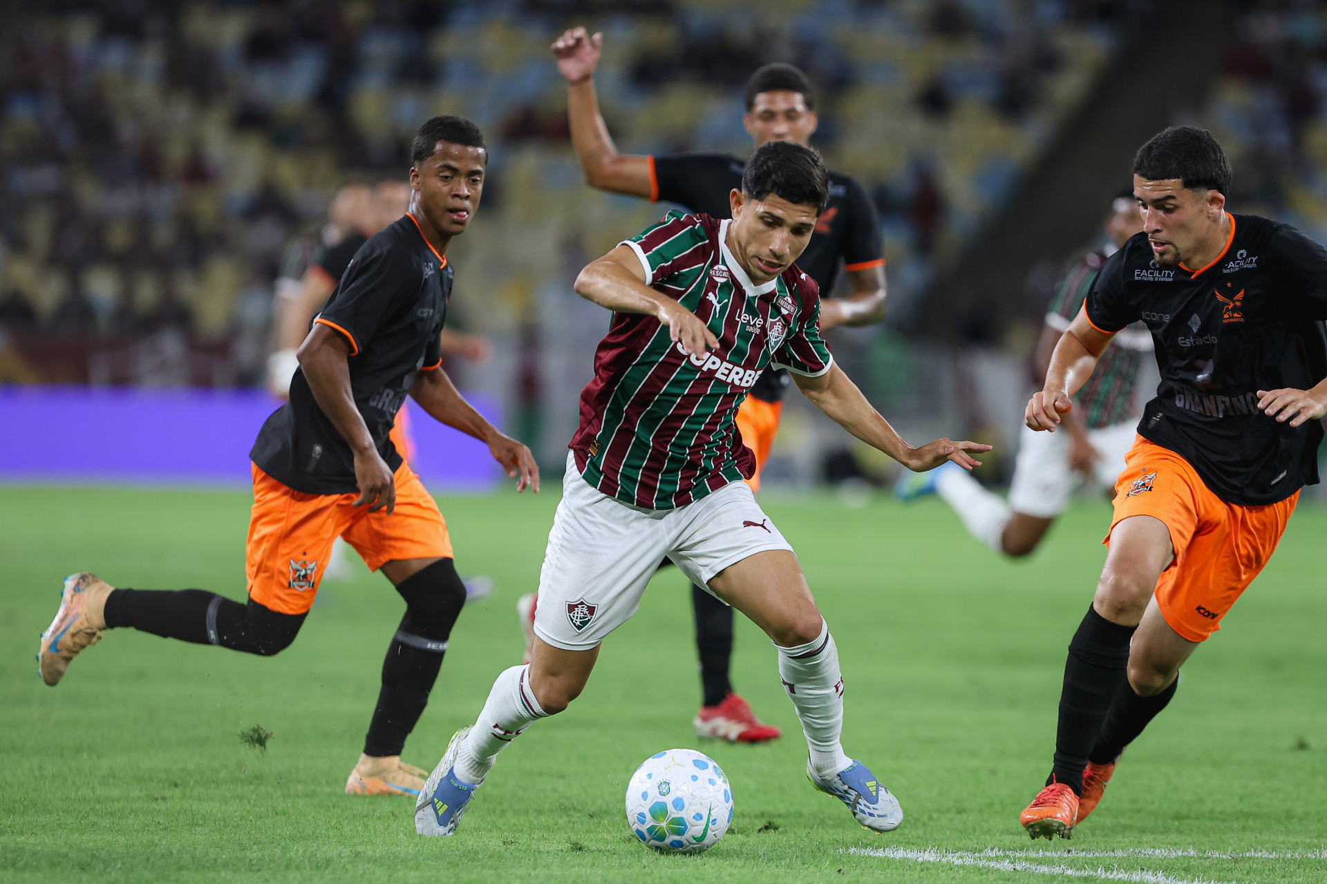 Savarino foi um dos destaques do Fluminense no amistoso contra o Nova Iguaçu - Lucas Merçon/Fluminense
