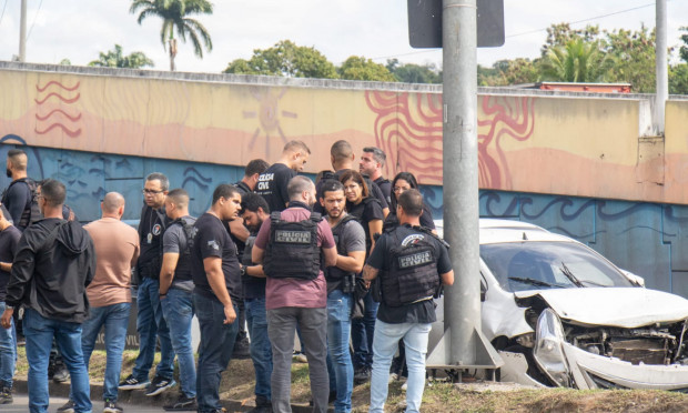 Policiais civis são baleados na Avenida Brasil