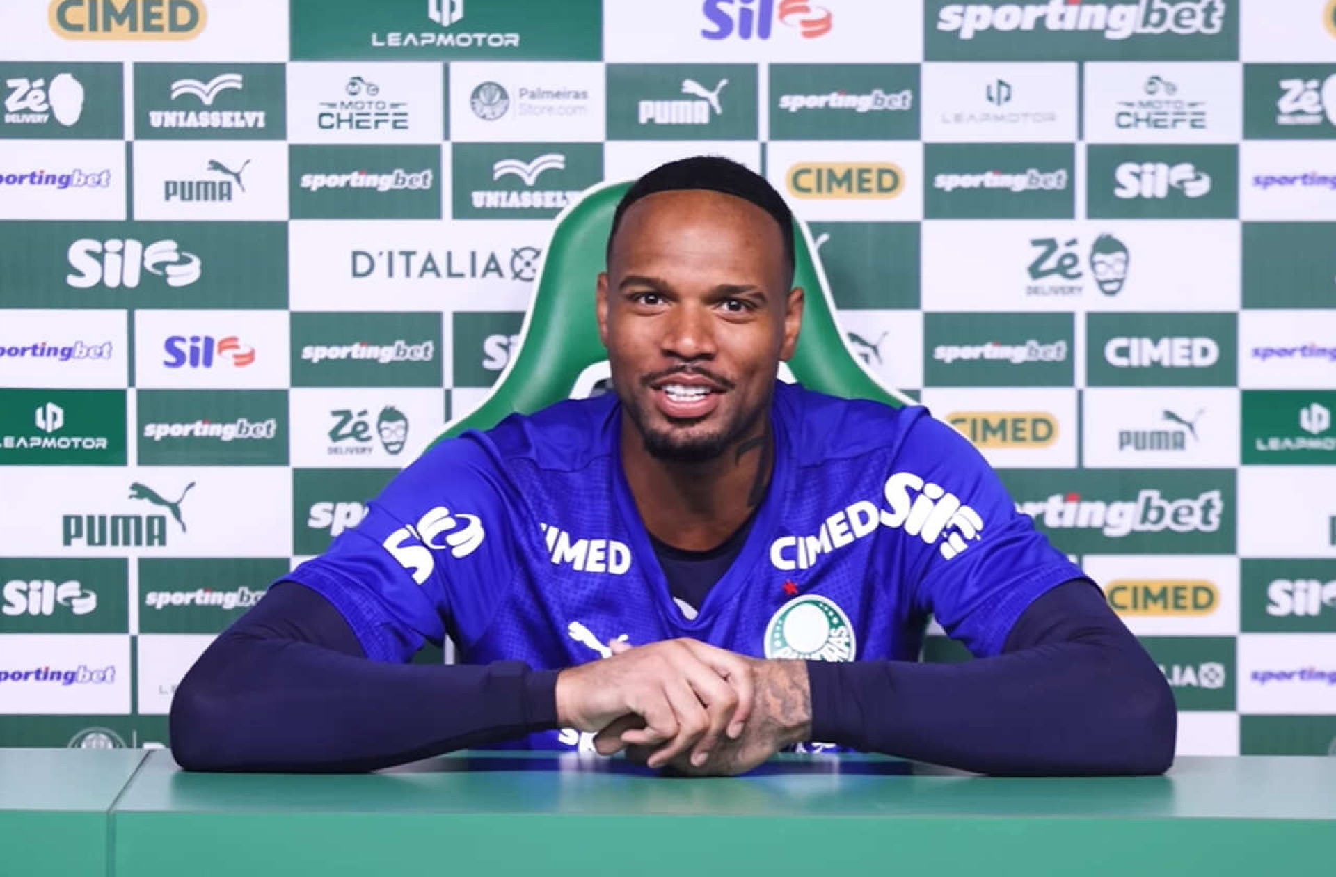 Carlos Miguel valoriza treinamentos e projeta Palmeiras forte na briga por t&iacute;tulos
