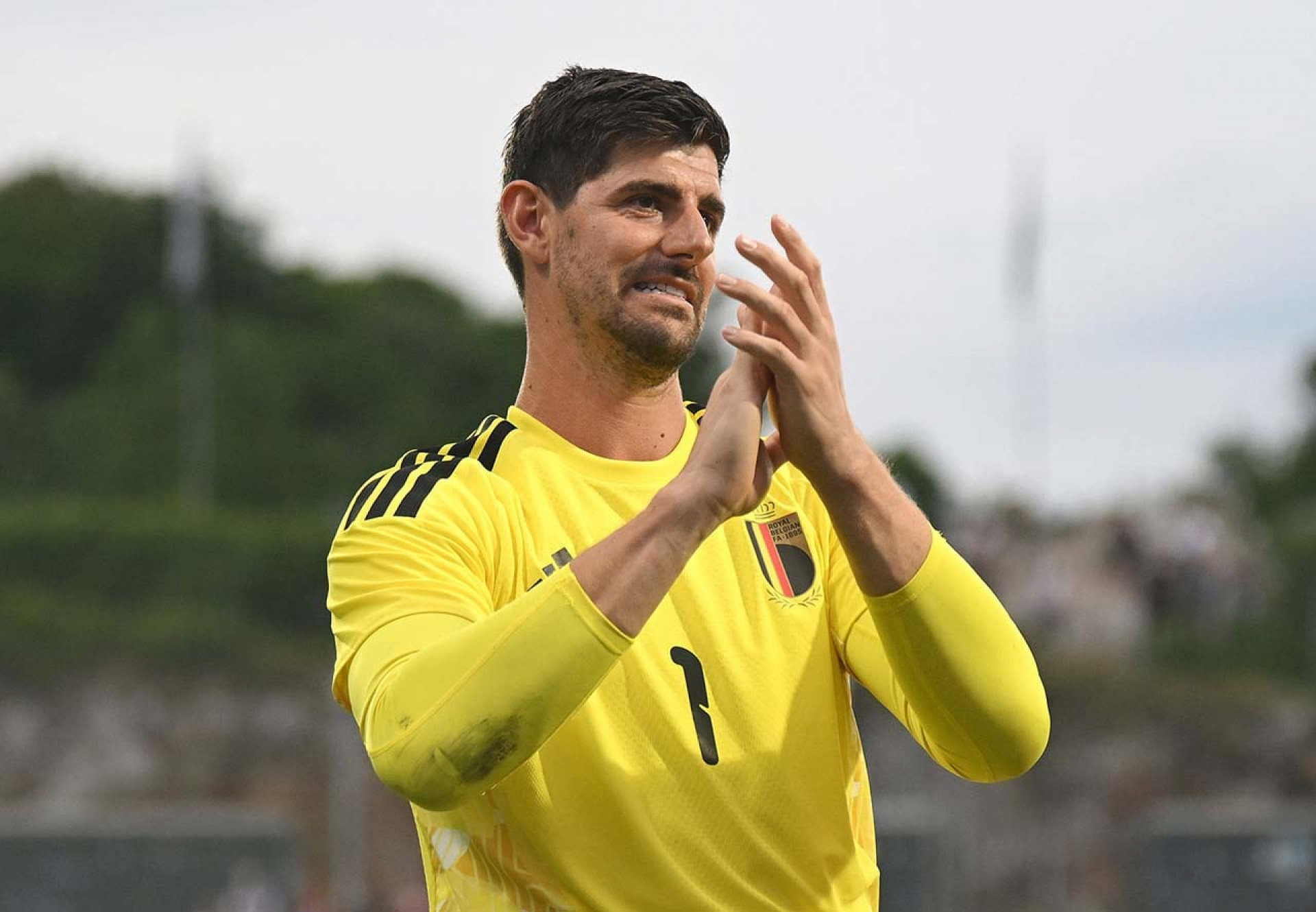 Courtois afirma que Espanha &eacute; favorita contra a B&eacute;lgica