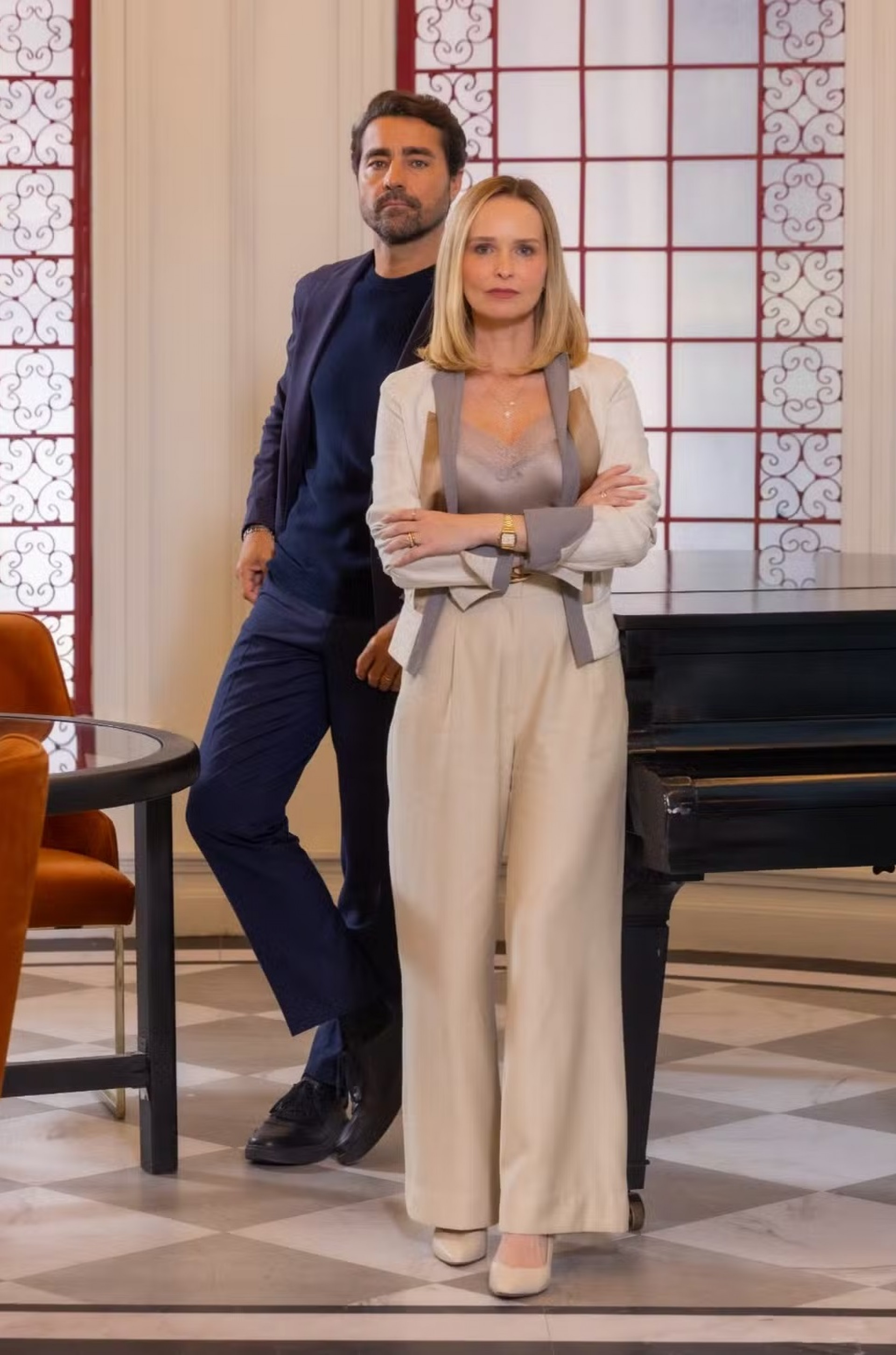 Ricardo Pereira e Fernanda Rodrigues estrelam 'Eu Não Era Louca, Era Casada' - Globo/Beatriz Damy