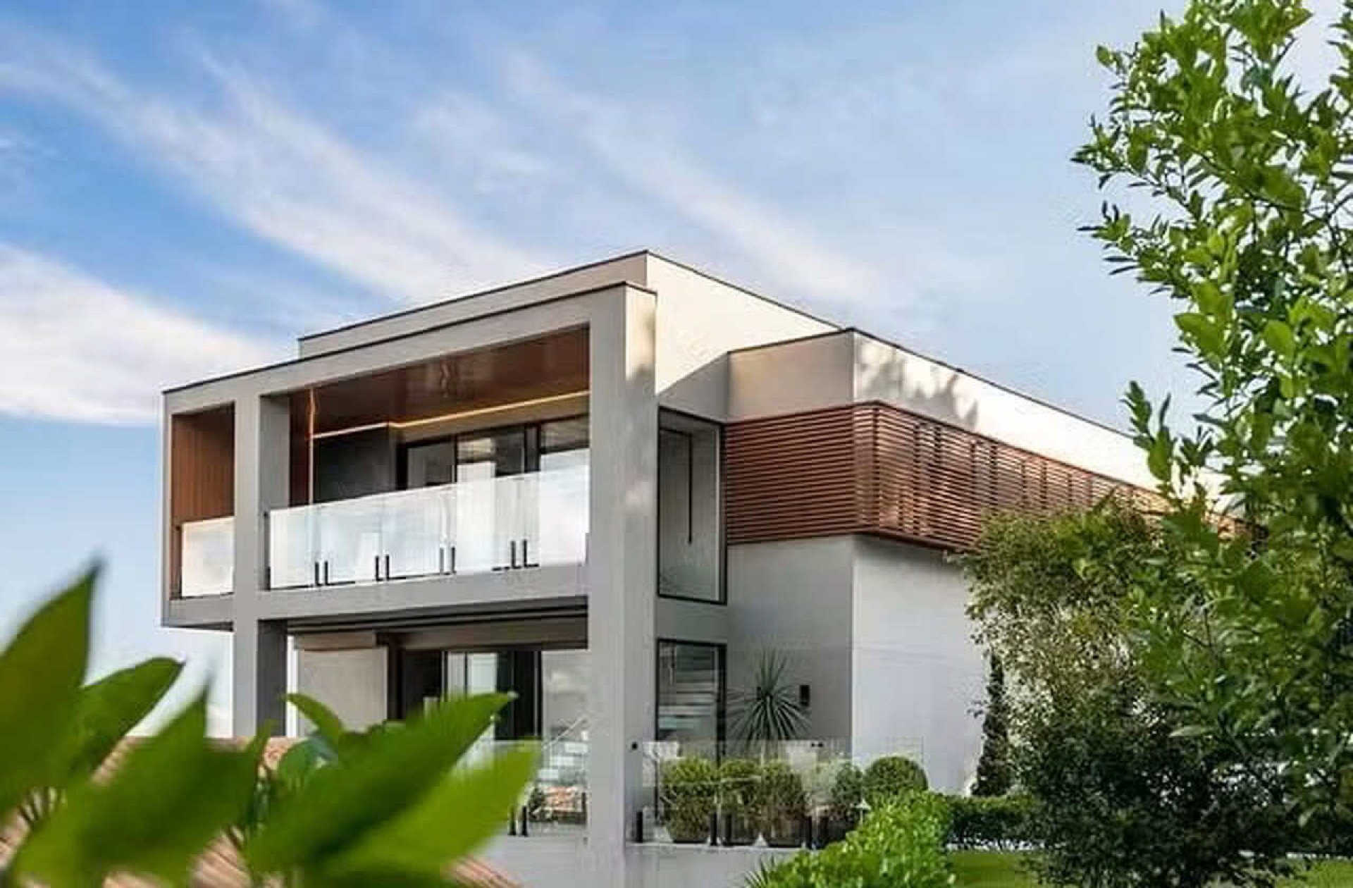 Empres&aacute;rio revela como Neymar comprou mans&atilde;o e cole&ccedil;&atilde;o de motos em negocia&ccedil;&atilde;o rel&acirc;mpago