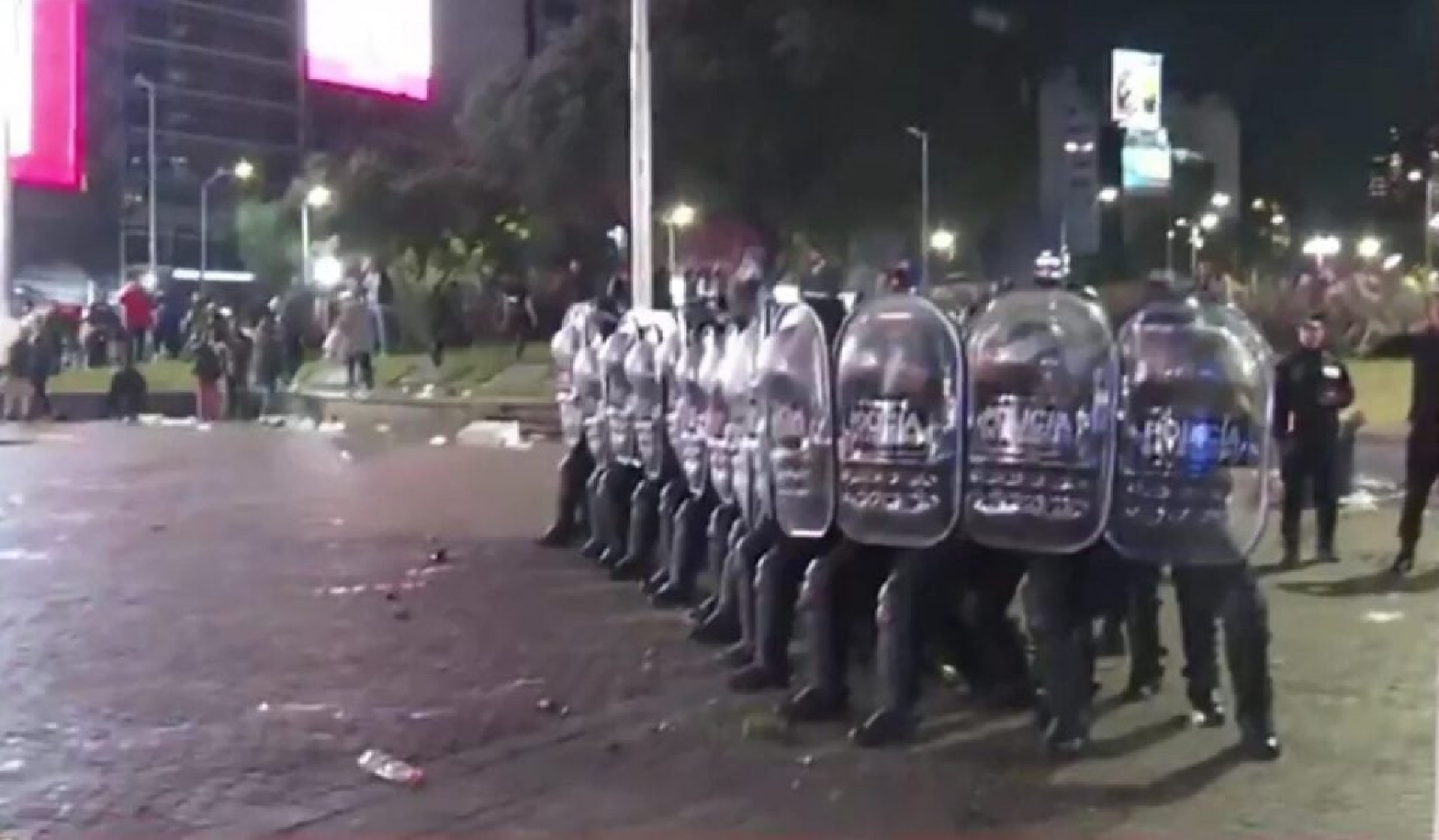Festa pela classifica&ccedil;&atilde;o da Argentina termina em confus&atilde;o em Buenos Aires