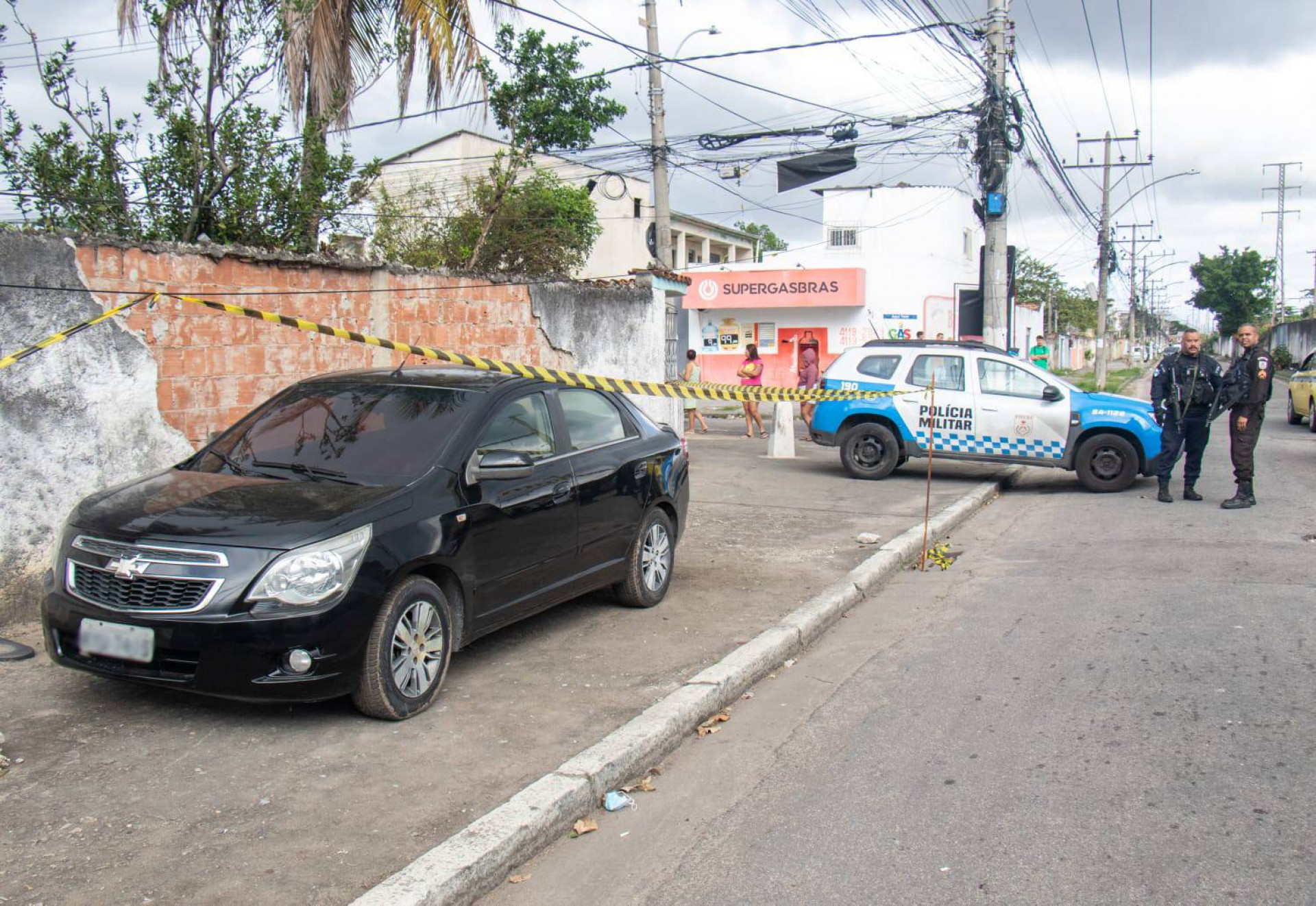 PM isolou a área para perícia da DHC - Érica Martin/Agência O DIA
