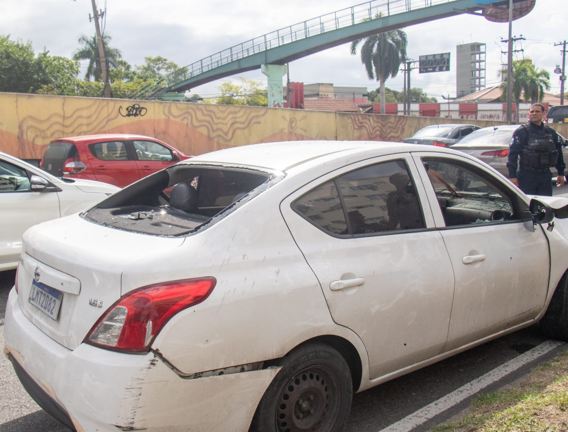 Ataque a policiais civis na Avenida Brasil mobilizou centenas de agentes, nesta quarta-feira (8) - Érica Martin / Agência O DIA