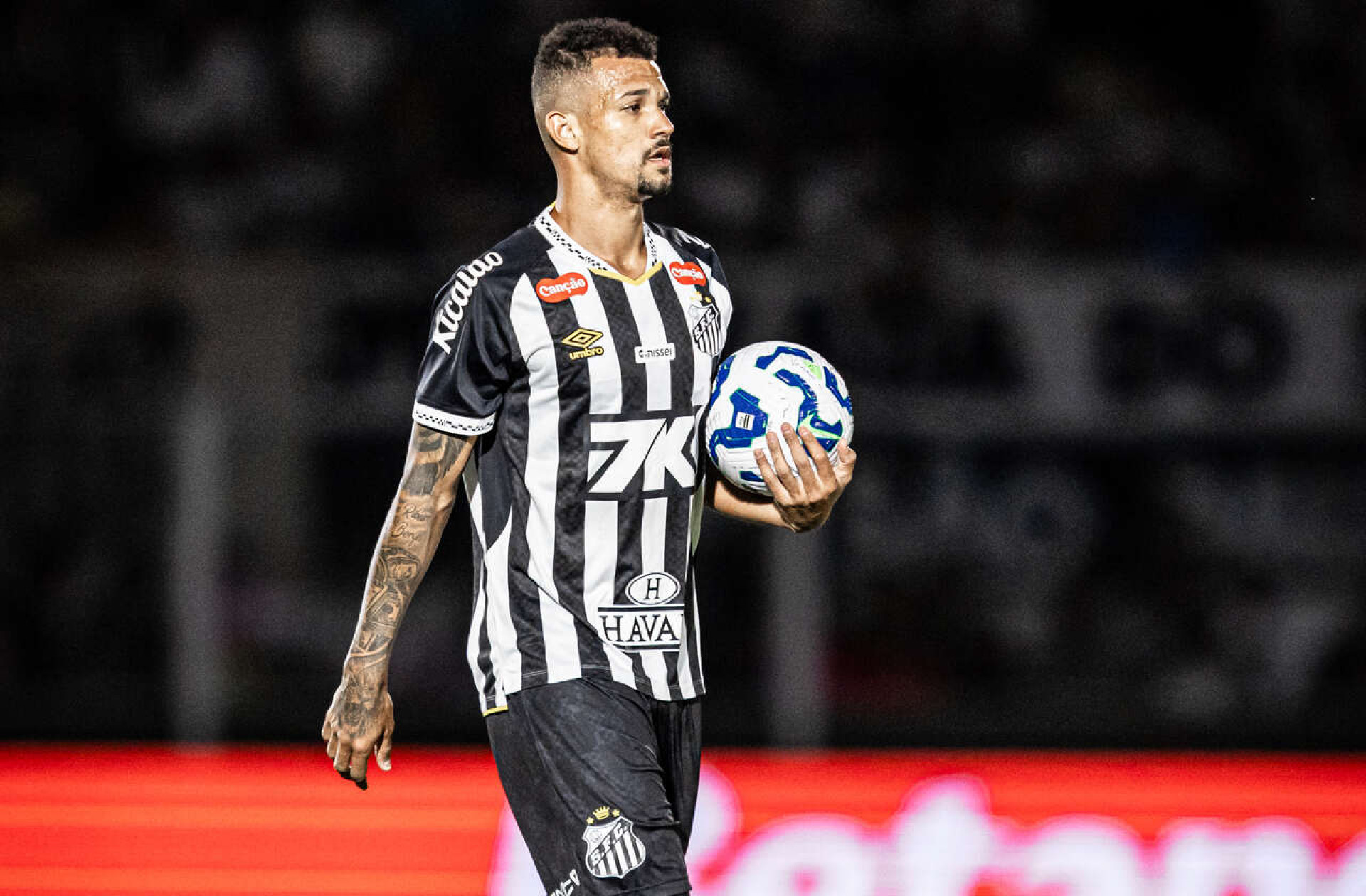 Remo avan&ccedil;a por Z&eacute; Ivaldo e aguarda defini&ccedil;&atilde;o com o Santos