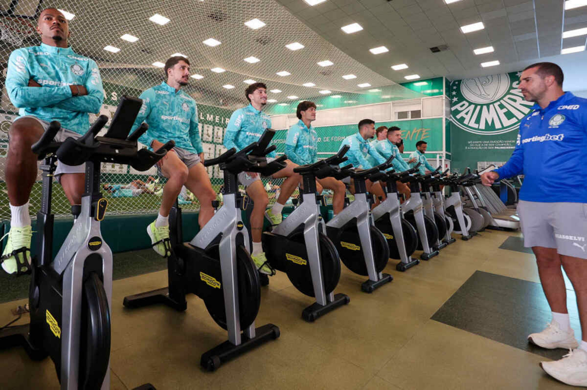 Palmeiras faz treino regenerativo com hidrogin&aacute;stica ap&oacute;s jogo-treino
