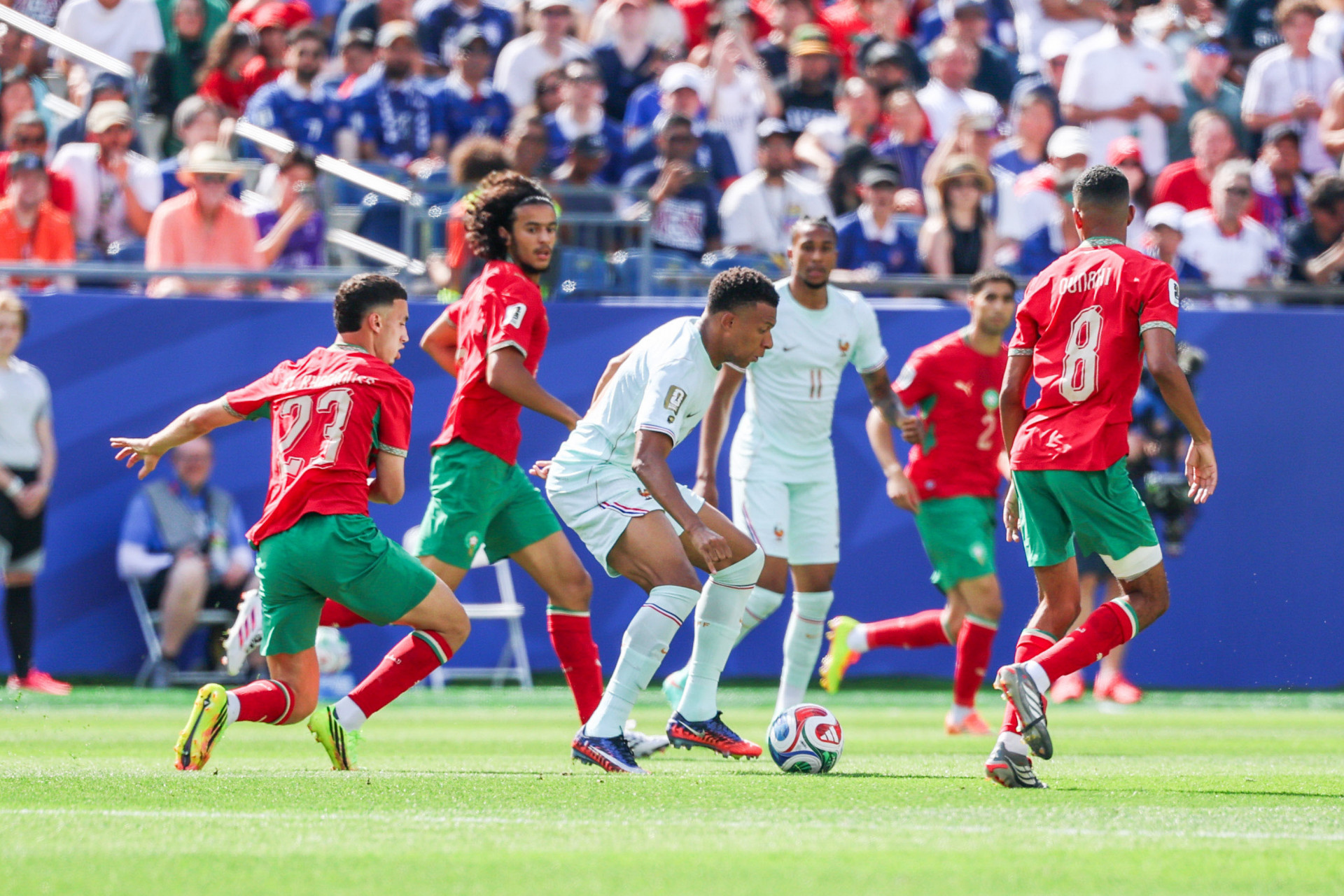 Lance do jogo entre Fran&ccedil;a e Marrocos - William Volcov/Parceiro/Ag&ecirc;ncia O Dia