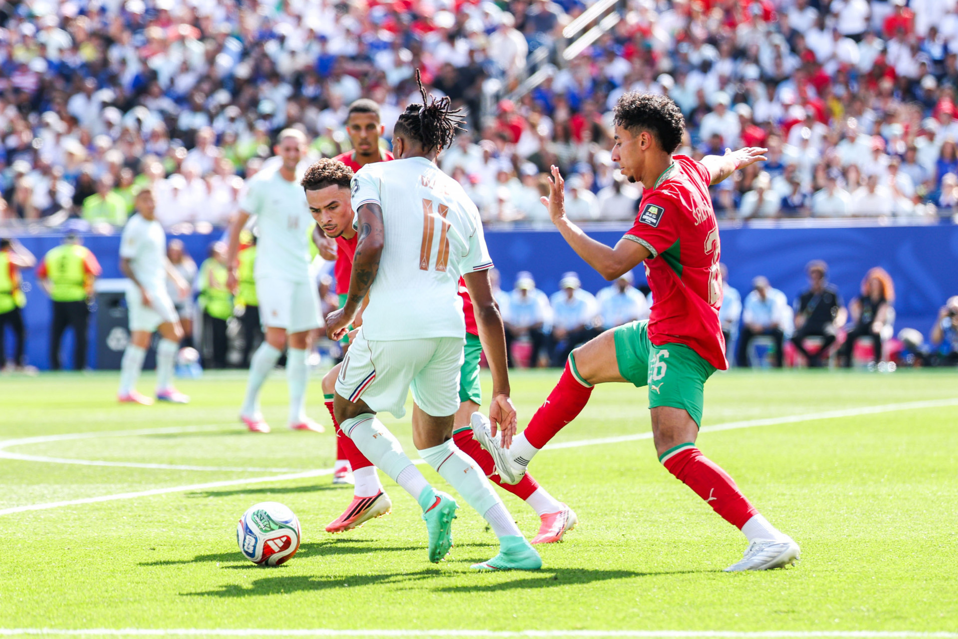 Michael Olise, jogador da França, durante a partida das quartas de final da Copa do Mundo da FIFA, entre França x Marrocos, no Estádio de Boston, em Foxborough, Estados Unidos, nesta quinta-feira (09). - Vanessa Carvalho/Parceiro/Agência O Dia