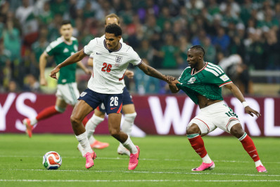 Defensor da Inglaterra é suspenso e só volta em eventual final da Copa