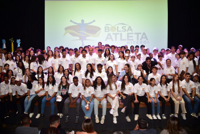 Niterói realiza cerimônia de assinatura dos contratos com atletas do primeiro edital do Bolsa Atleta