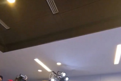 Vídeo! Repórter da Globo se envolve em discussão durante coletiva