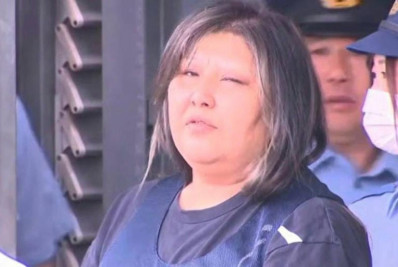 Mulher é presa por costurar lábios de colega no Japão