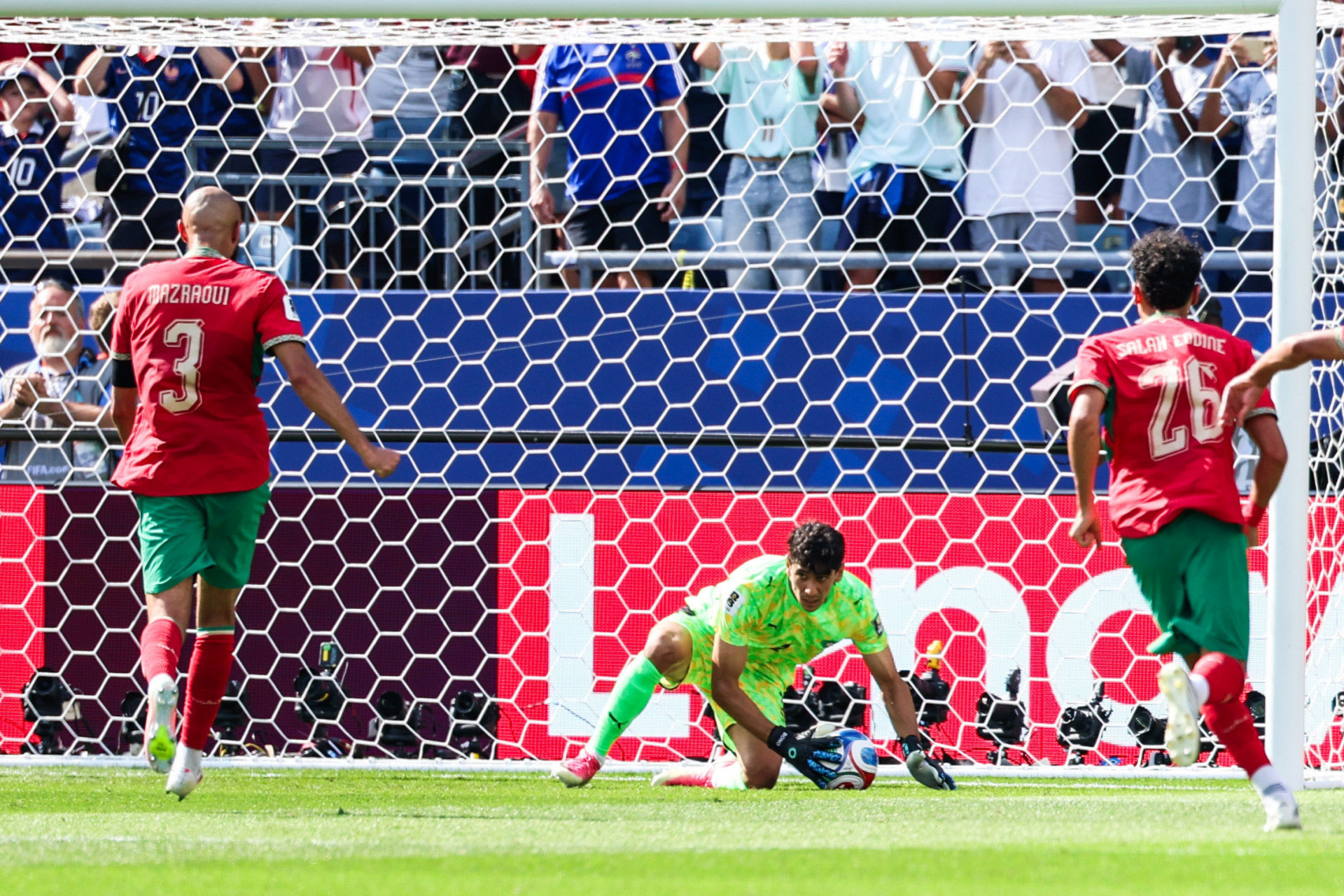 Bono, goleiro do Marrocos, durante a partida das quartas de final da Copa do Mundo da FIFA, entre França x Marrocos, no Estádio de Boston, em Foxborough, Estados Unidos, nesta quinta-feira (09). - William Volcov/Parceiro/Agência O Dia