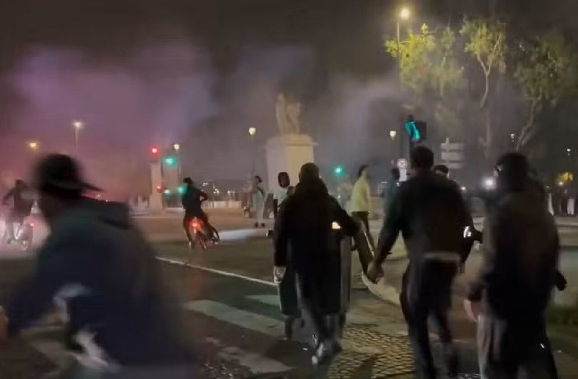 Fran&ccedil;a x Marrocos mobiliza drones, alerta em metr&ocirc; e centenas de policiais em Paris