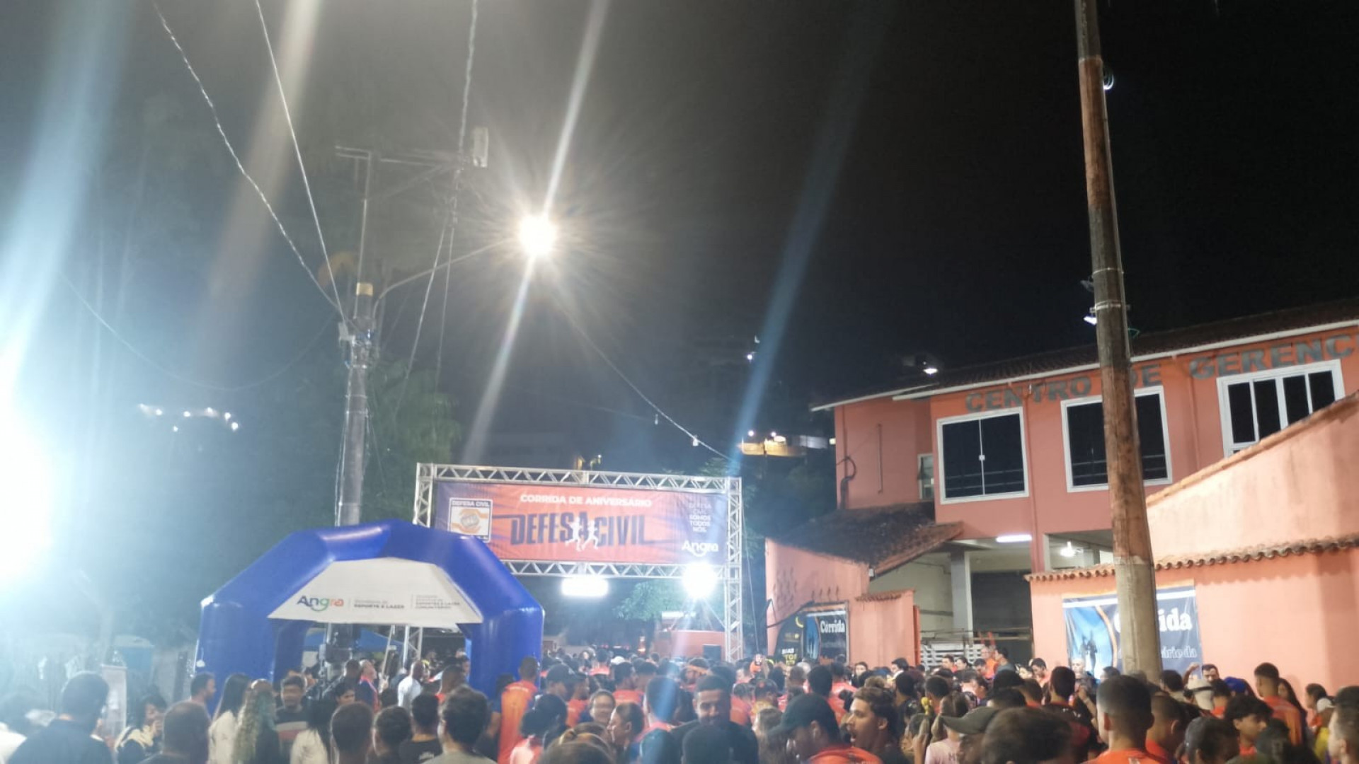 Corrida da Defesa Civil reuniu centenas de pessoas entre atletas e amadores - Divulga&ccedil;&atilde;o