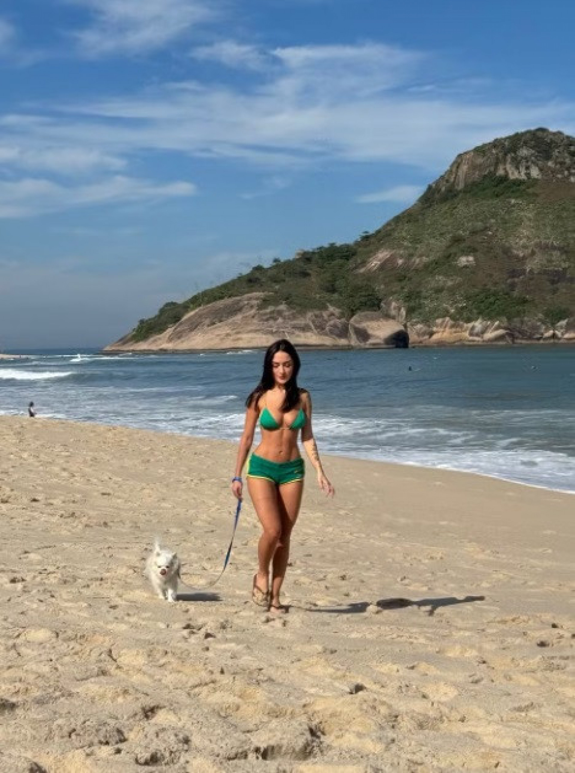 Gabi Melim exibe nova tatuagem na lombar: \'Amor próprio é para sempre\'