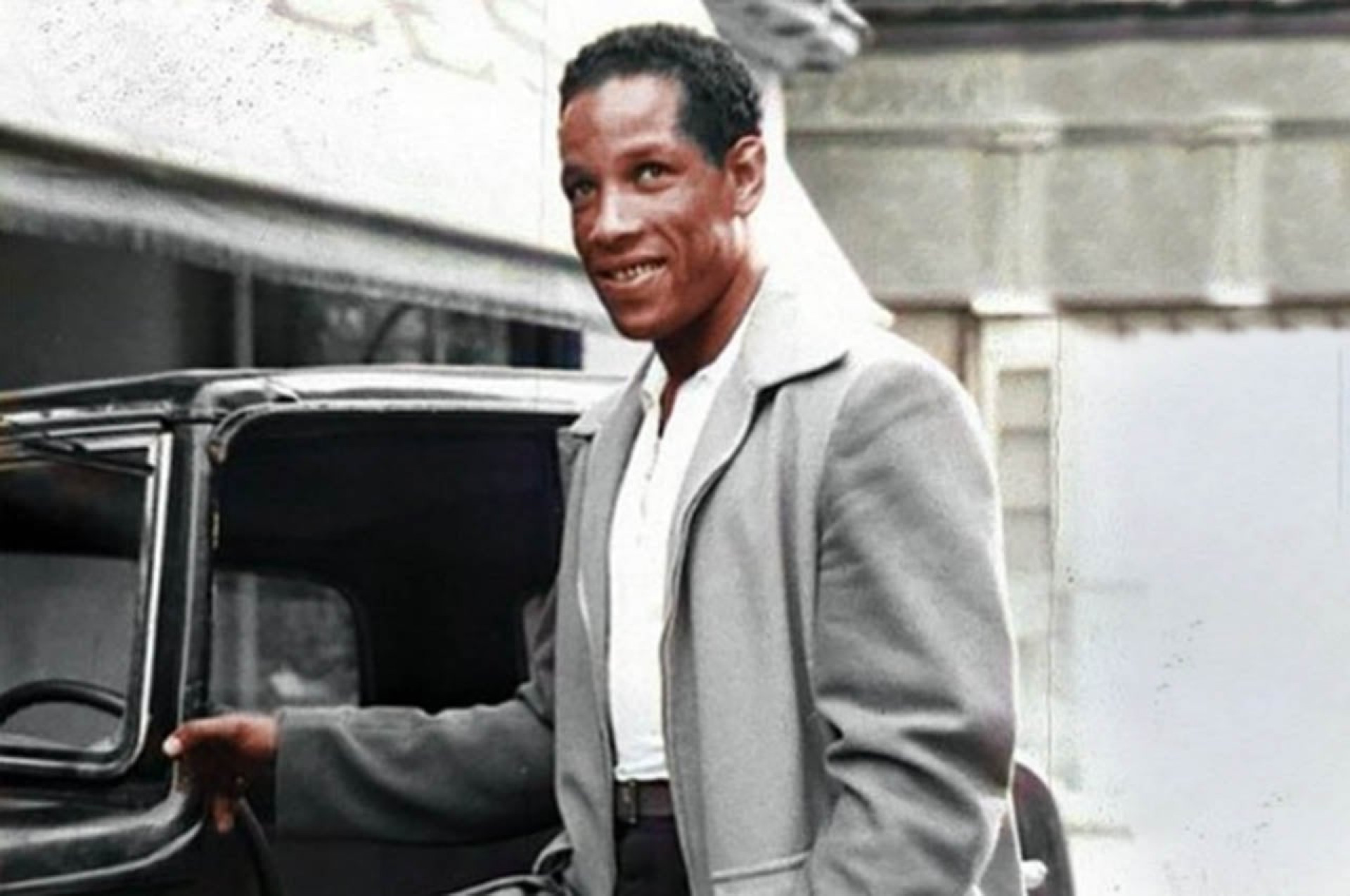 Primeiro africano a brilhar na Europa, marroquino defendeu a Fran&ccedil;a e foi &iacute;dolo de Pel&eacute;
