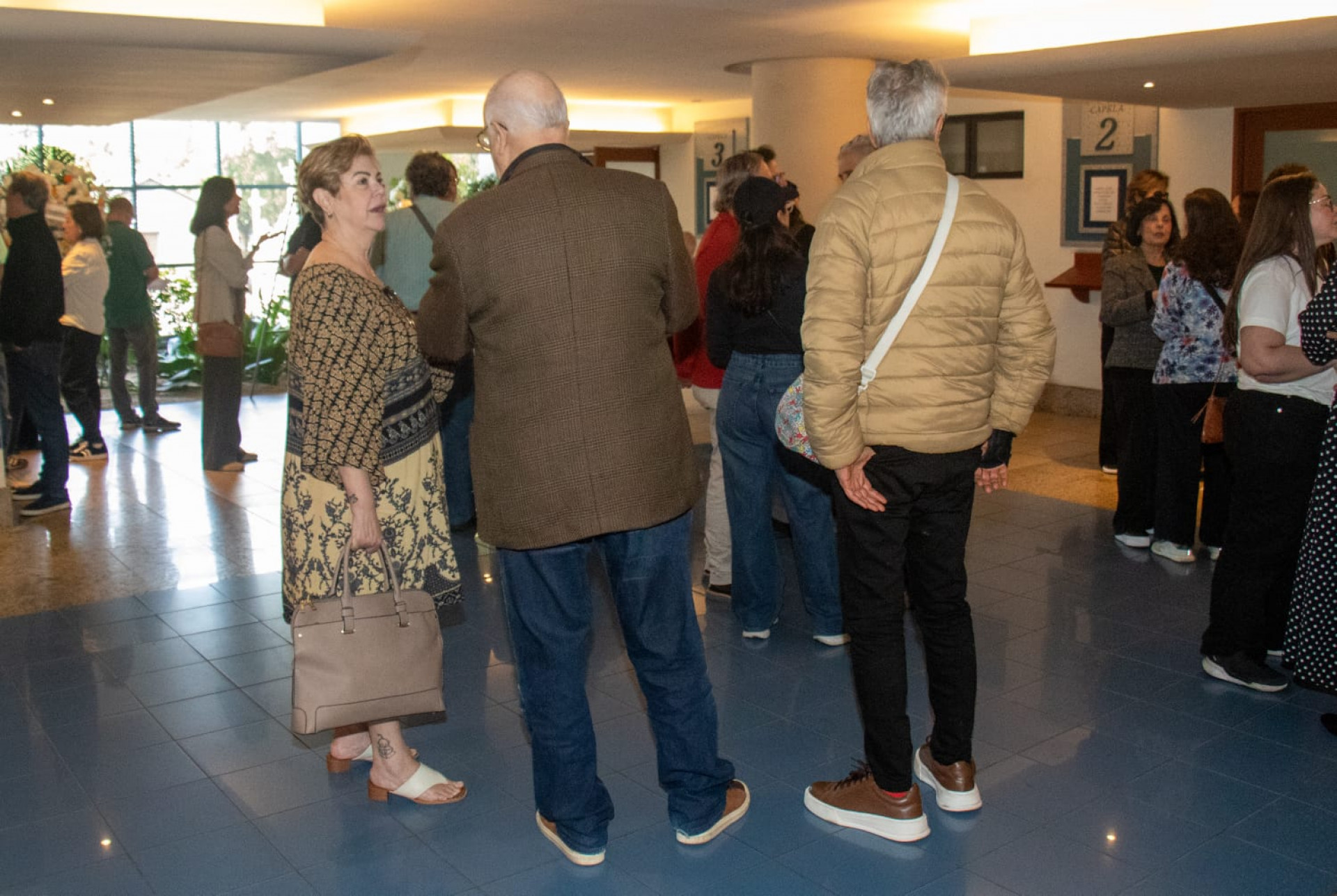 Familiares e amigos se despediram de Edward Boggiss no Cemitério Memorial do Carmo - Érica Martin / Agência O Dia