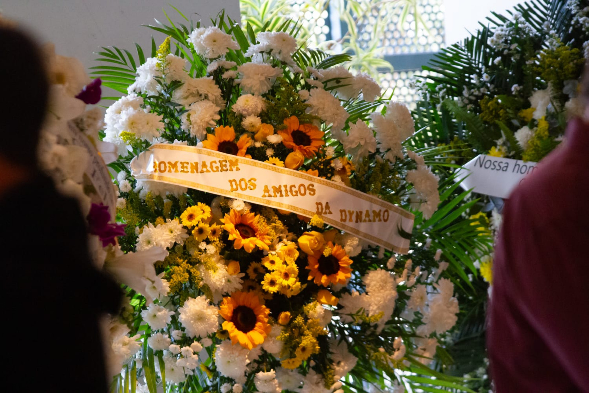 Familiares e amigos se despediram de Edward Boggiss no Cemitério Memorial do Carmo - Érica Martin / Agência O Dia