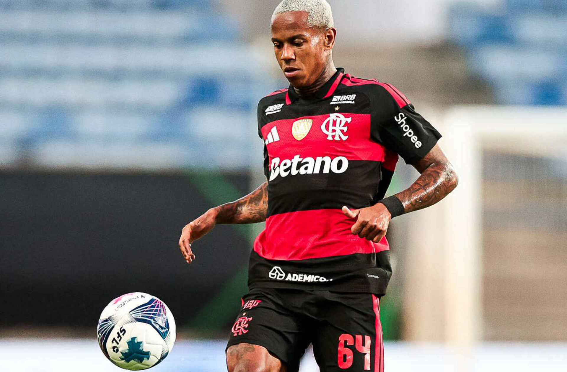 Wallace Yan relembra pol&ecirc;micas e mira mais espa&ccedil;o no Flamengo: “Choque de realidade”