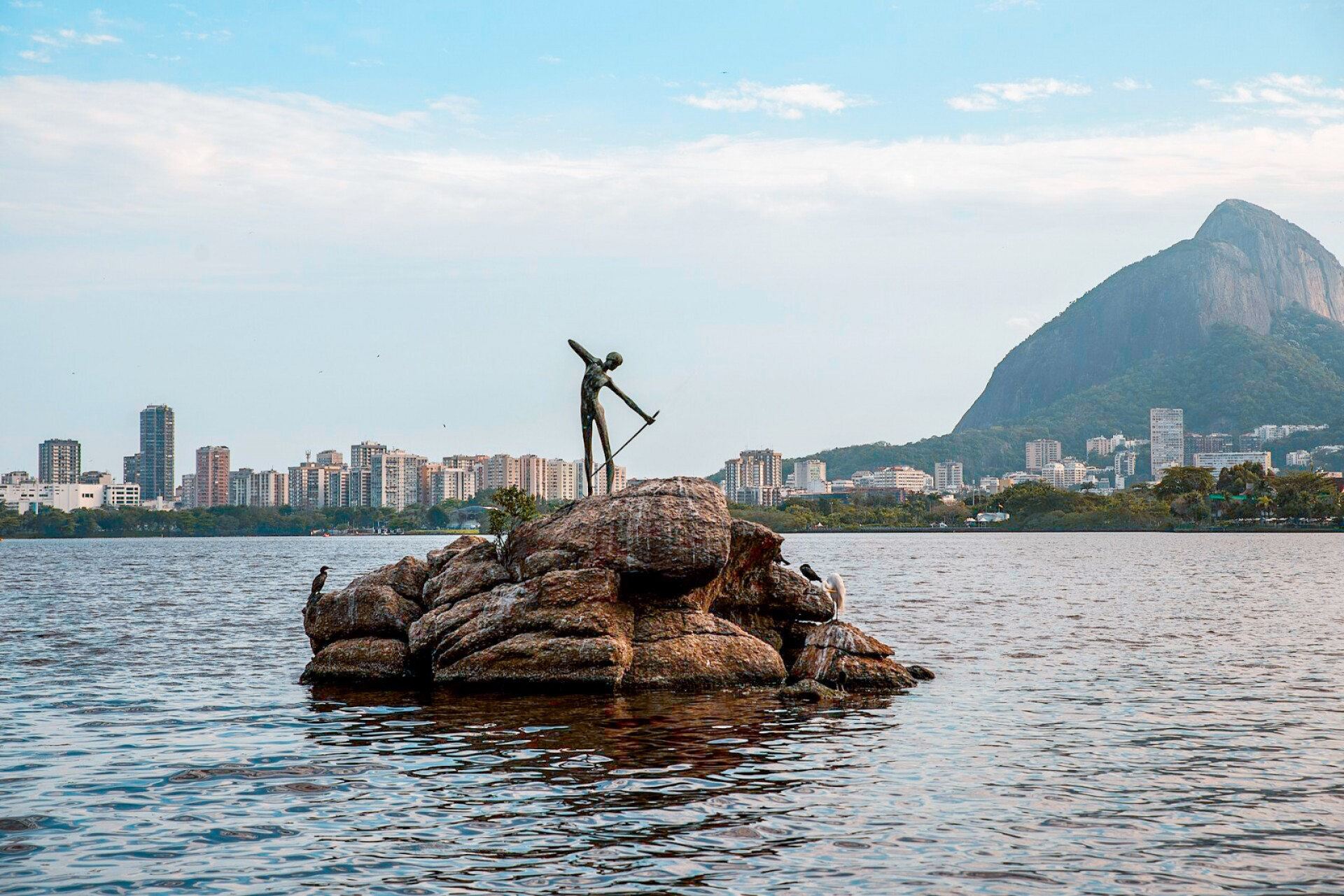 Curumim da Lagoa Rodrigo de Freitas volta a ser alvo de novo vandalismo - Divulgação / Seconserva