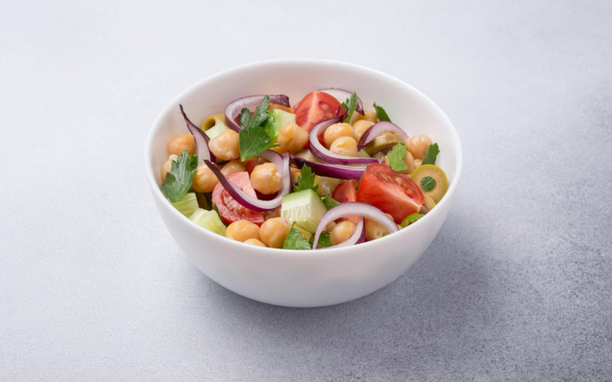 salada de grão-de-bico