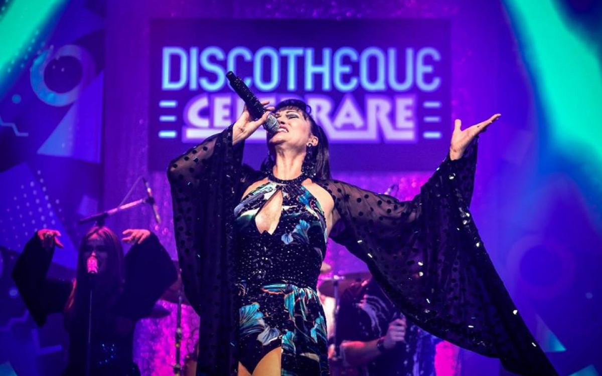 A energia e o swing de Sylvia contagiam a todos no palco