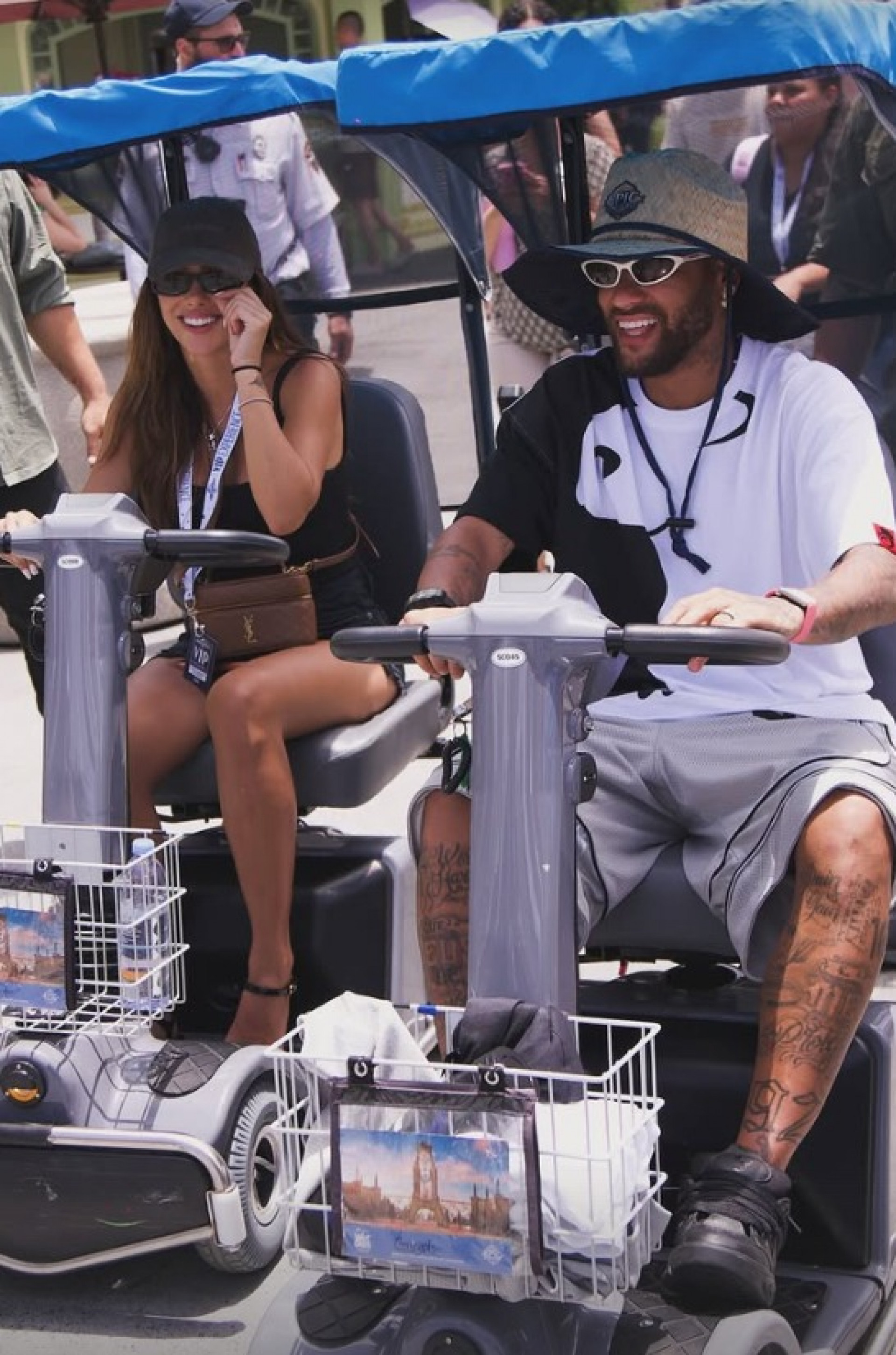 Neymar foi ao parque Epic Universe acompanhado de Bruna Biancardi, das filhas Mavie, Mel, e do filho Davi Lucca - Reprodução / Instagram