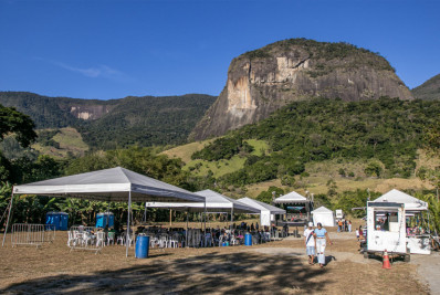 Serra da Cruz vai transformar o aipim em protagonista de três dias de cultura, música e sabores em Macaé