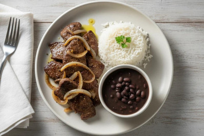 Fígado acebolado: o alimento barato que é rico em nutrientes