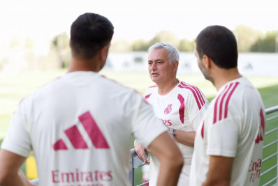 Mourinho liga para Vini Jr e incentiva renovação com Real Madrid