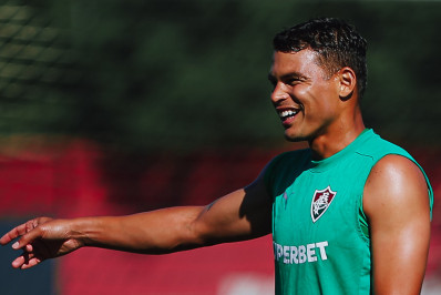 Saiba como e quando Zubeldía vai escalar Thiago Silva