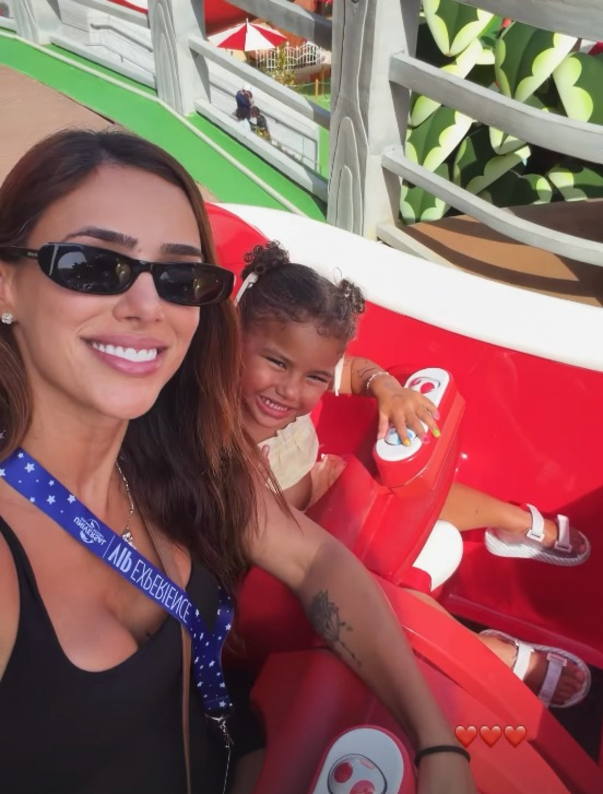 Neymar foi ao parque Epic Universe acompanhado de Bruna Biancardi, das filhas Mavie, Mel, e do filho Davi Lucca - Reprodução / Instagram