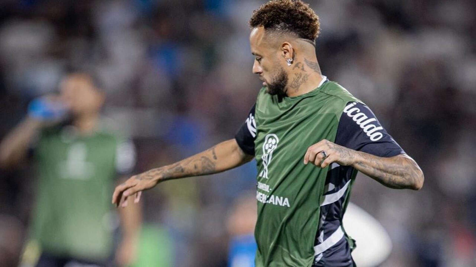Futuro de Neymar segue indefinido no Santos e aposentadoria n&atilde;o est&aacute; descartada