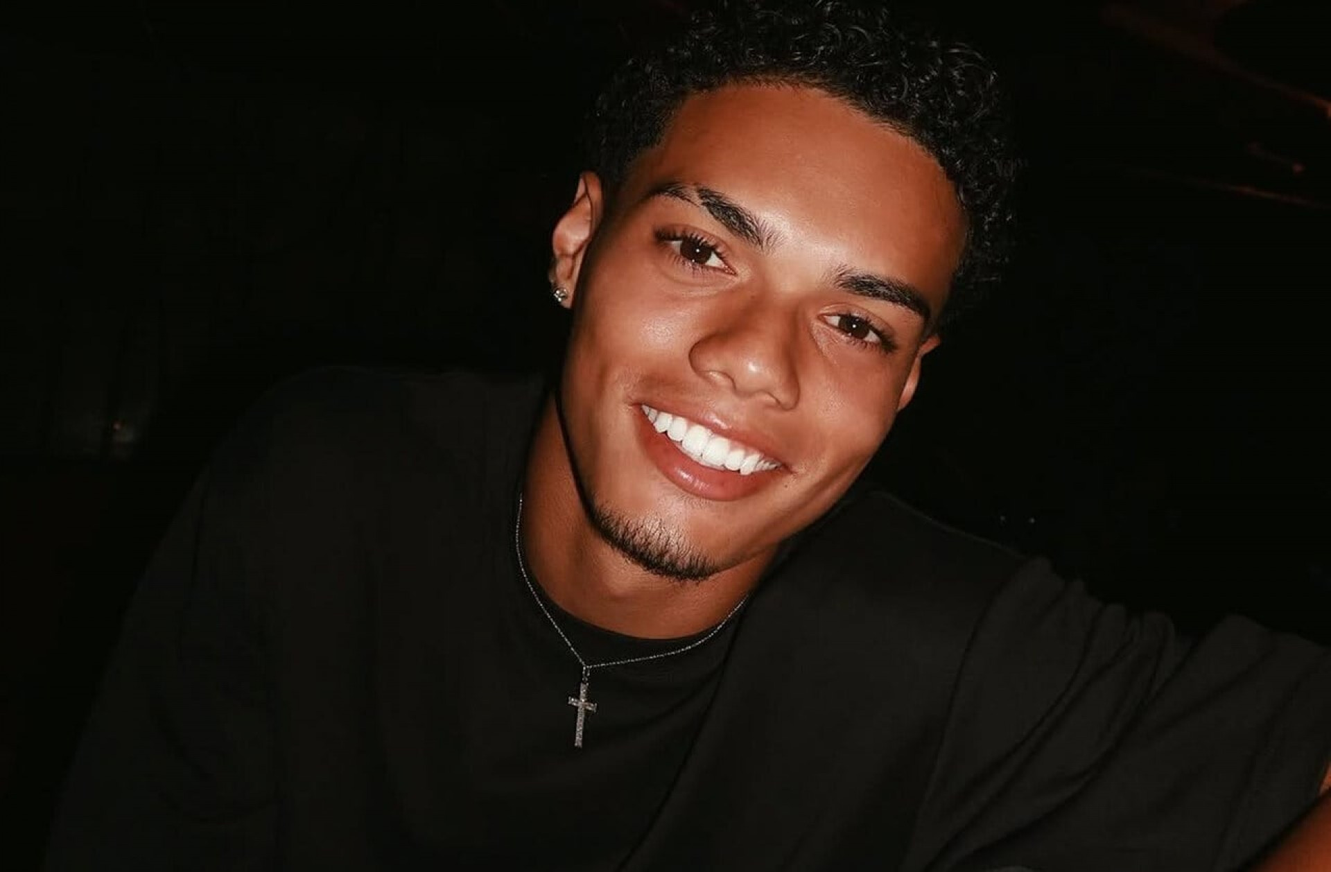 Jo&atilde;o Mendes, filho de Ronaldinho deixa clube na Inglaterra; entenda o motivo
