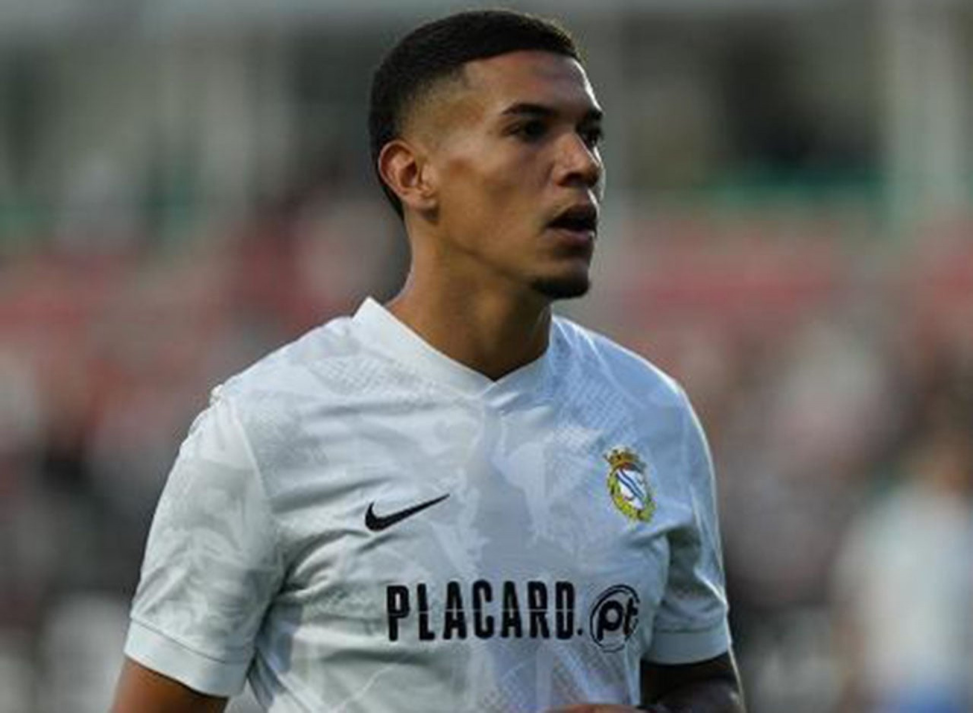 Naves treina separado e aguarda defini&ccedil;&atilde;o sobre o futuro no Palmeiras