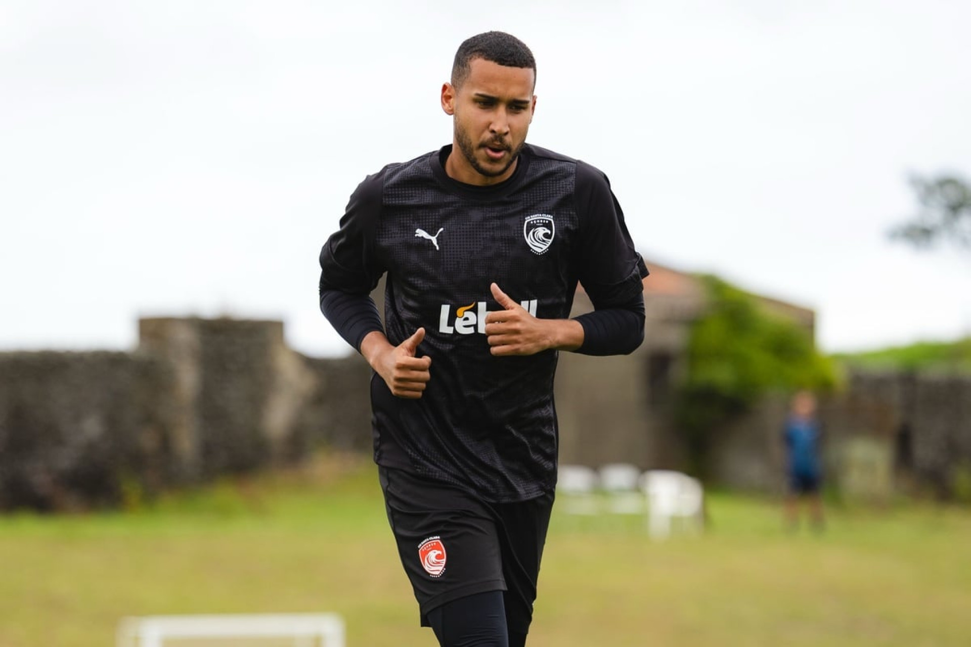 Jornal portugu&ecirc;s afirma que Botafogo negocia com volante do Porto B