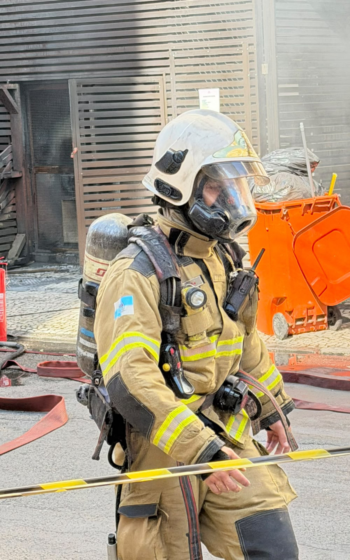 Bombeiros combatendo incêndio em hotel no Centro do Rio - Andrei Lara