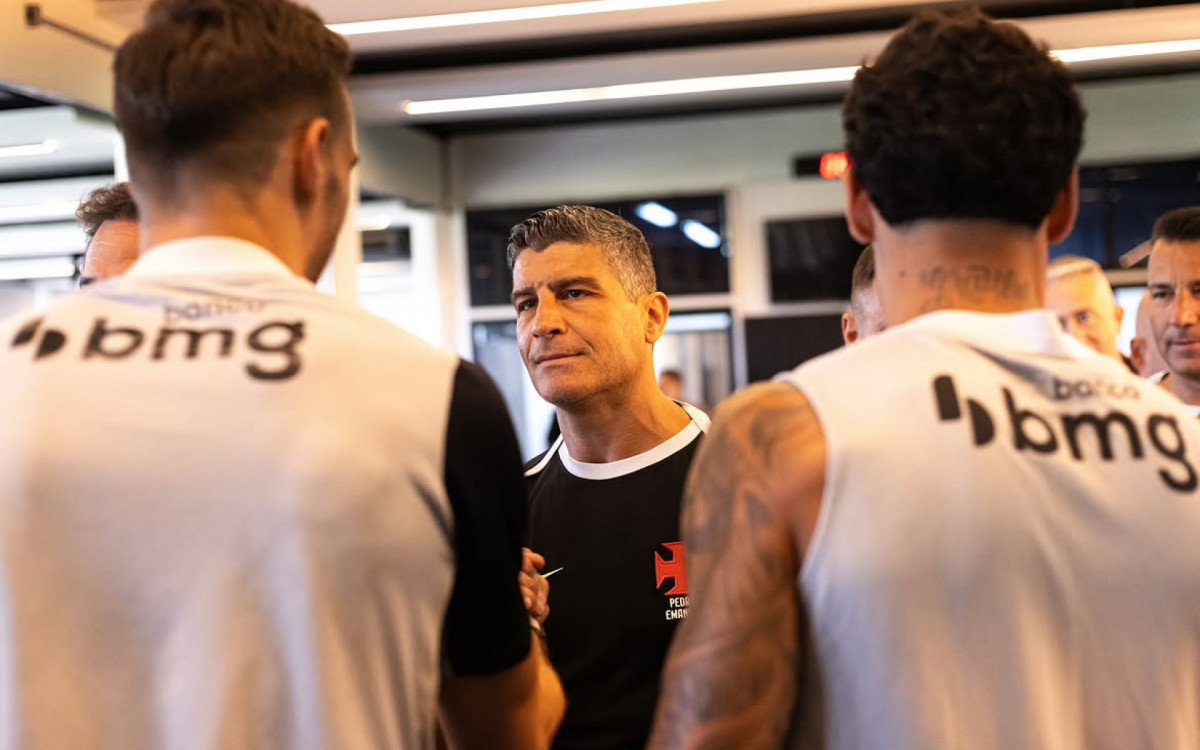 Pedro Emanuel comandou o primeiro treino à frente do Vasco