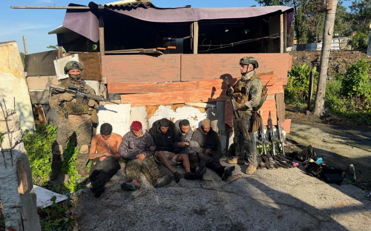 Suspeitos presos durante a opera&ccedil;&atilde;o do Bope - Reprodu&ccedil;&atilde;o
