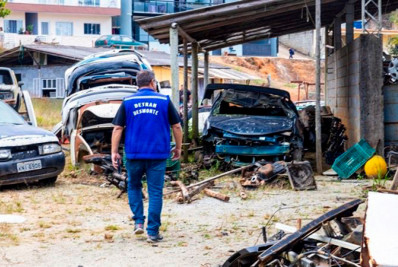Detran-RJ interdita ferro-velho irregular em Nova Friburgo