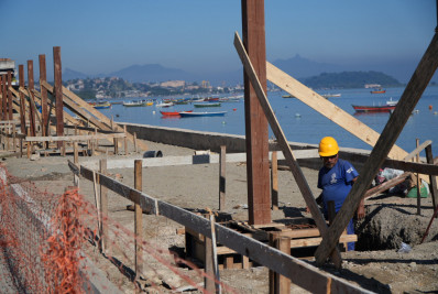 Obras da Prefeitura já dão novo visual para a orla da Praia das Pedrinhas
