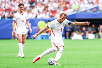 Harry Kane lamenta queda da Inglaterra e pede desculpas