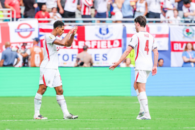 Inglaterra vence Noruega de virada e vai à semifinal da Copa do Mundo