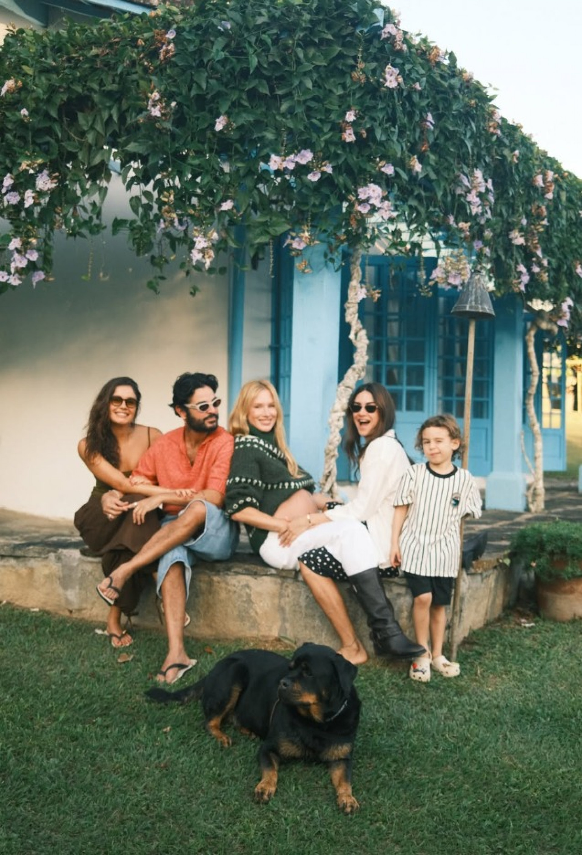Thaila Ayala, Sophie Charlotte e Fiorella Mattheis se reuniram à beira da piscina e celebraram a amizade de longa data no Instagram - Reprodução / Instagram