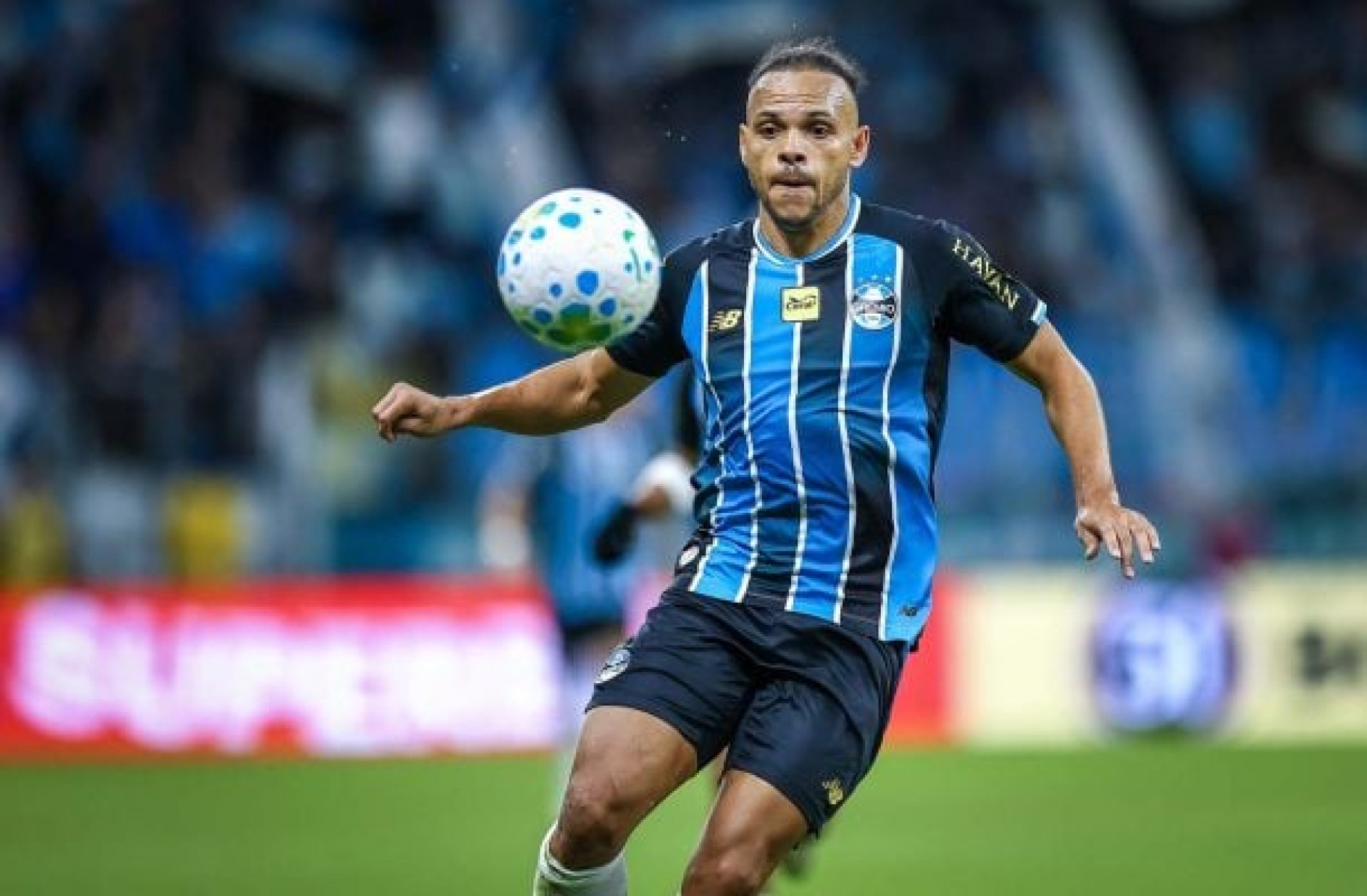 Gr&ecirc;mio viaja sem Braithwaite para enfrentar o Cruzeiro