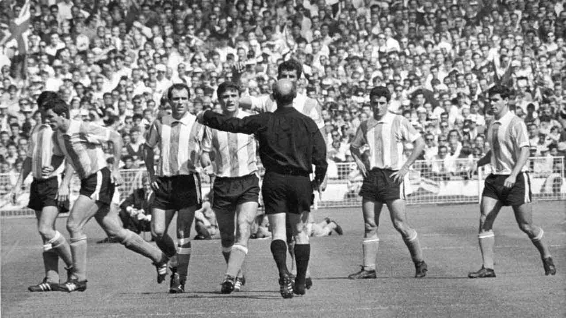 Morre Antonio Ratt&iacute;n, lenda do Boca Juniors e ex-capit&atilde;o da Argentina, aos 89 anos