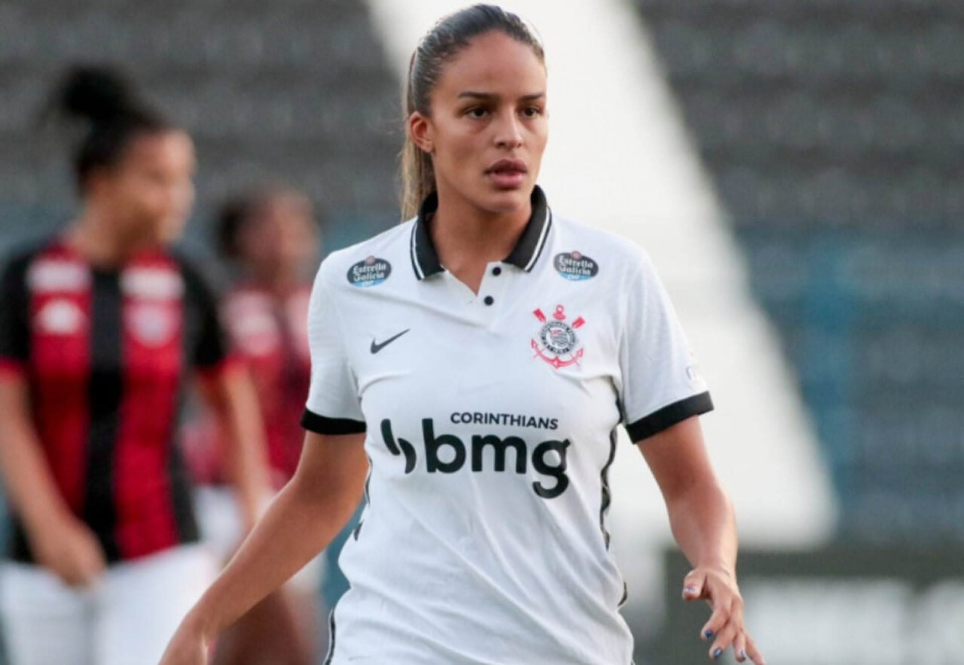 Corinthians prioriza pagamento de d&iacute;vidas e desiste de Gabi Nunes